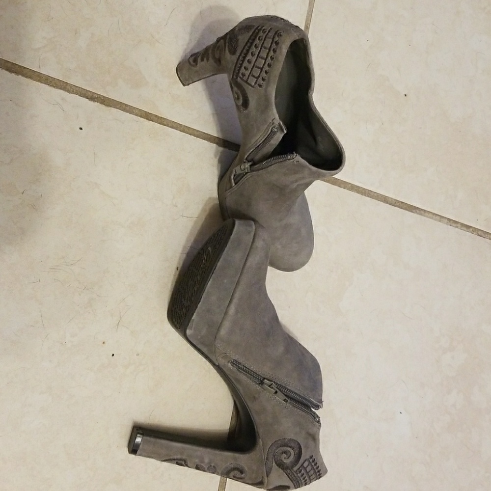 Gianni bini grey suede heels